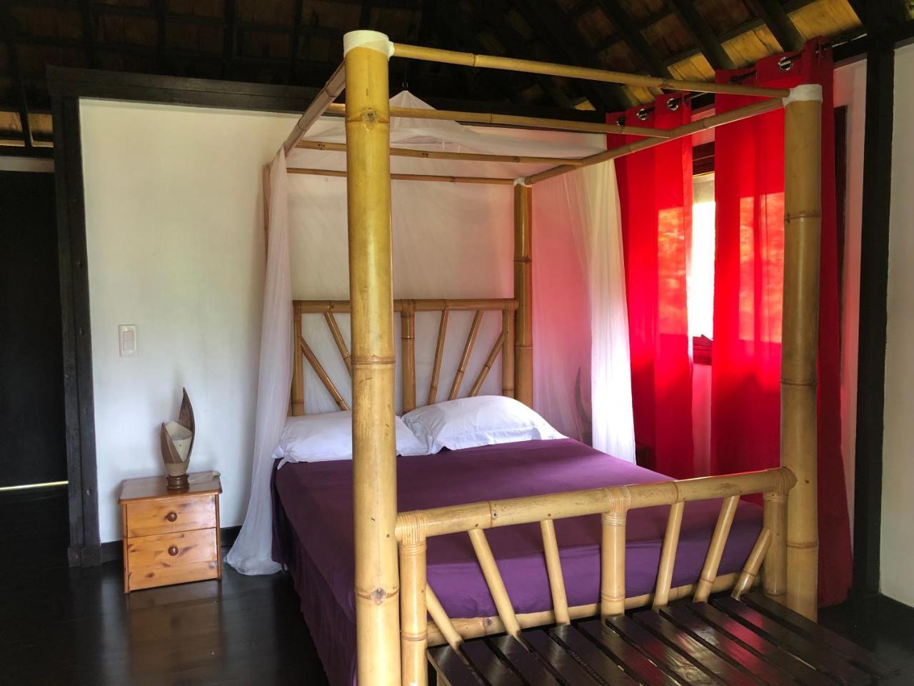 Pension Hibiscus Tahaa Uturoa 外观 照片